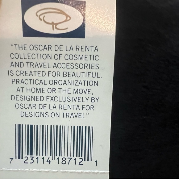 Oscar De La Renta Bundle! NWT Sunnies, NWT Velvet Travel Pouch, NWOT Nylon Pouch - Picture 11 of 16